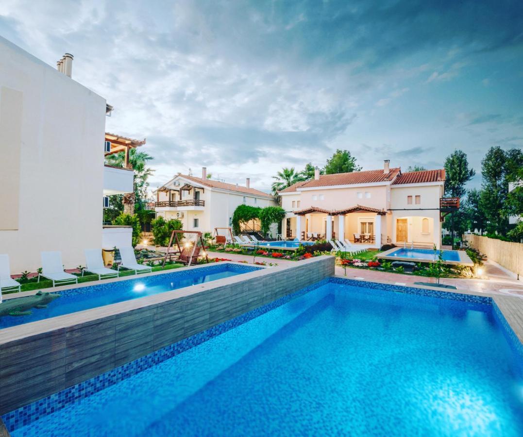 Corinthian Village Врахати Экстерьер фото